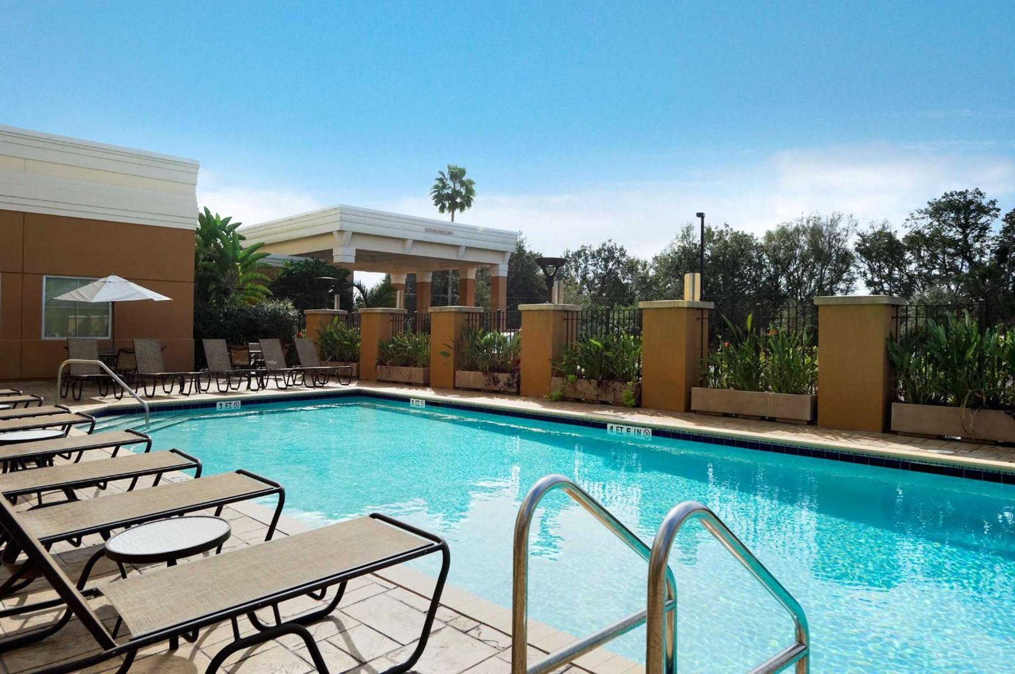 Embassy Suites By Hilton Tampa Brandon Heartland Exterior foto