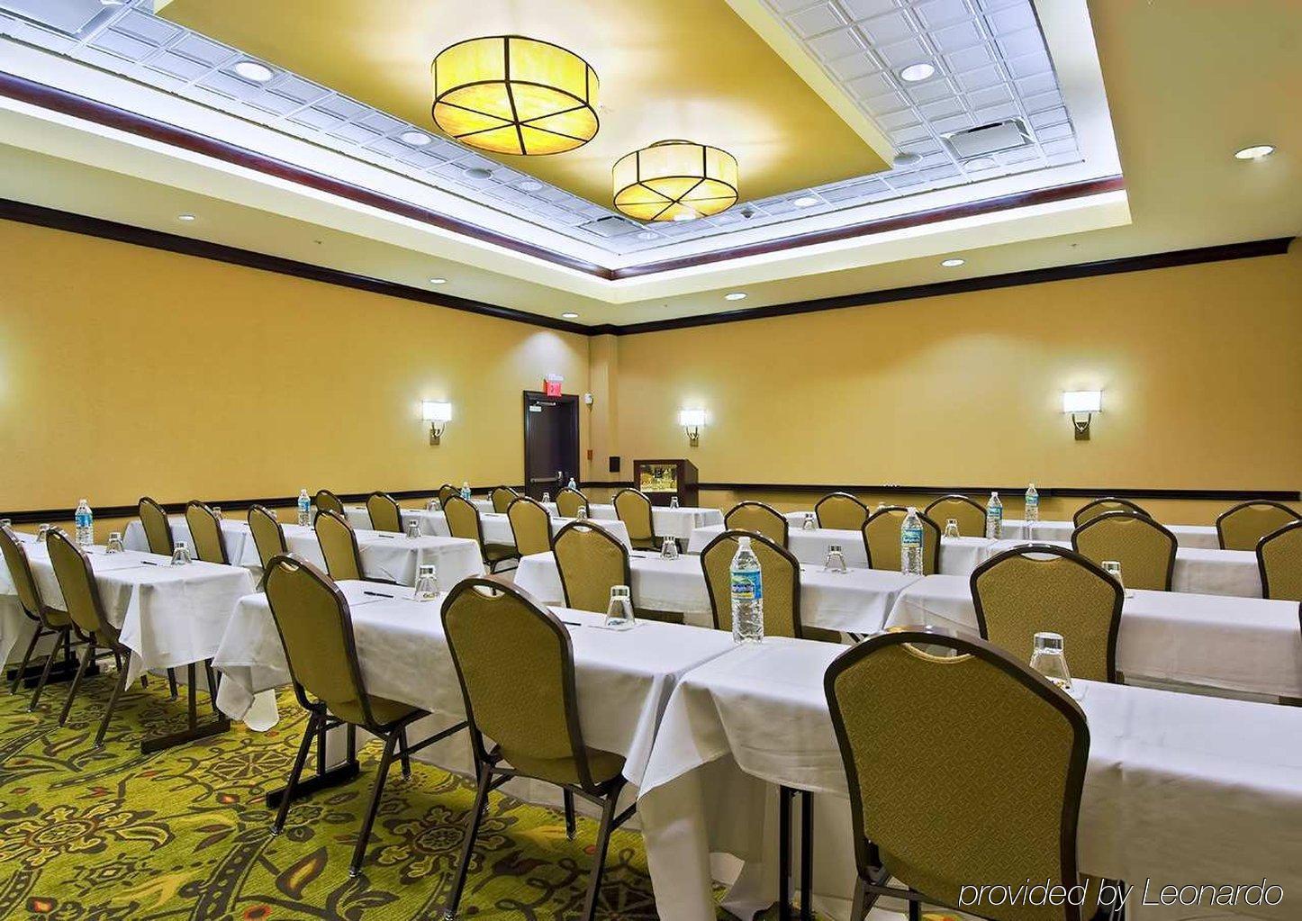 Embassy Suites By Hilton Tampa Brandon Heartland Facilidades foto